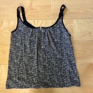 🌺 2/$20 Express sleeveless polka dot blouse grey, white, and black sz sm zipper